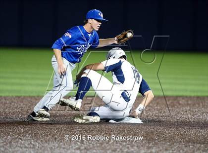 Thumbnail 1 in Oak Ridge vs. Dallas Jesuit (UIL 6A Regional Semifinal) photogallery.