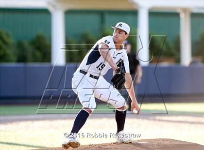 Thumbnail 1 in Oak Ridge vs. Dallas Jesuit (UIL 6A Regional Semifinal) photogallery.