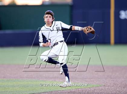 Thumbnail 1 in Oak Ridge vs. Dallas Jesuit (UIL 6A Regional Semifinal) photogallery.