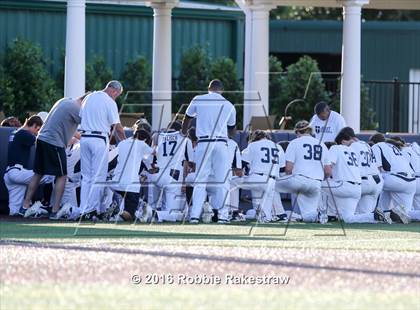 Thumbnail 2 in Oak Ridge vs. Dallas Jesuit (UIL 6A Regional Semifinal) photogallery.