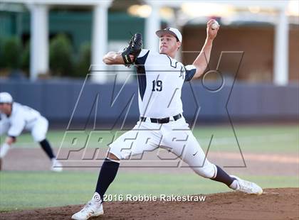 Thumbnail 1 in Oak Ridge vs. Dallas Jesuit (UIL 6A Regional Semifinal) photogallery.