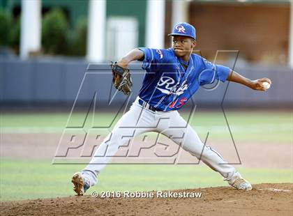 Thumbnail 2 in Oak Ridge vs. Dallas Jesuit (UIL 6A Regional Semifinal) photogallery.