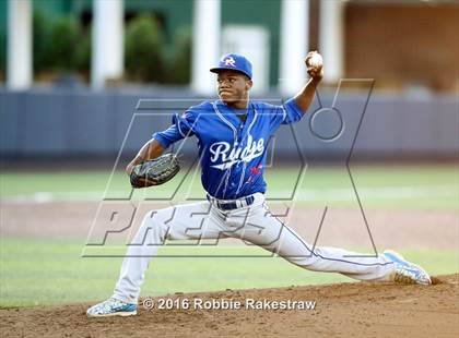 Thumbnail 3 in Oak Ridge vs. Dallas Jesuit (UIL 6A Regional Semifinal) photogallery.