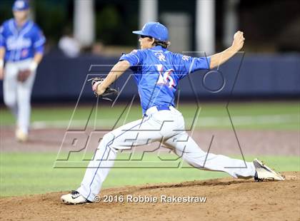 Thumbnail 1 in Oak Ridge vs. Dallas Jesuit (UIL 6A Regional Semifinal) photogallery.