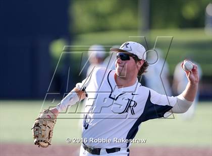 Thumbnail 1 in Oak Ridge vs. Dallas Jesuit (UIL 6A Regional Semifinal) photogallery.