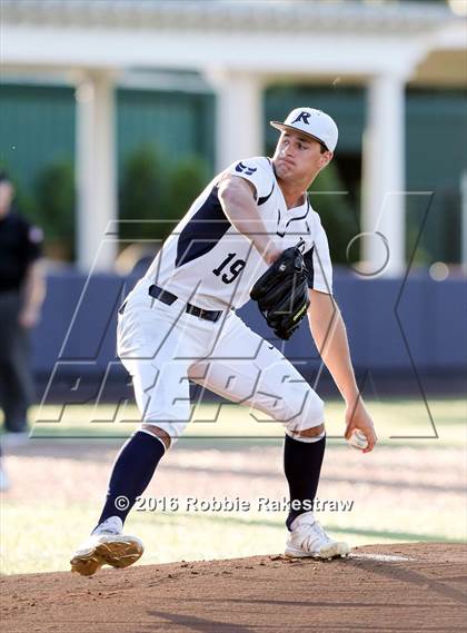 Thumbnail 2 in Oak Ridge vs. Dallas Jesuit (UIL 6A Regional Semifinal) photogallery.