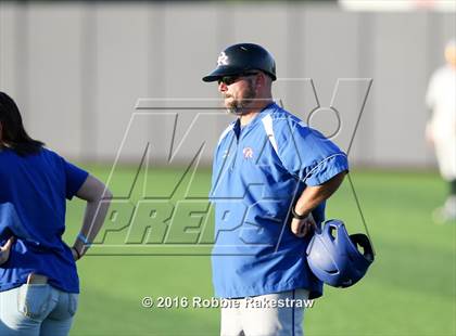 Thumbnail 1 in Oak Ridge vs. Dallas Jesuit (UIL 6A Regional Semifinal) photogallery.