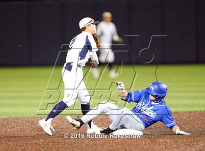 Thumbnail 3 in Oak Ridge vs. Dallas Jesuit (UIL 6A Regional Semifinal) photogallery.