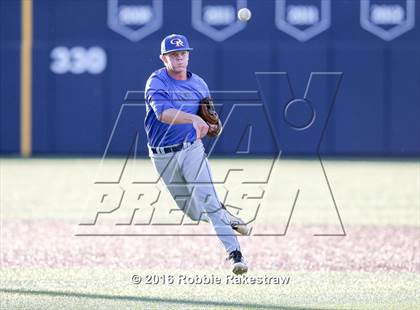 Thumbnail 2 in Oak Ridge vs. Dallas Jesuit (UIL 6A Regional Semifinal) photogallery.