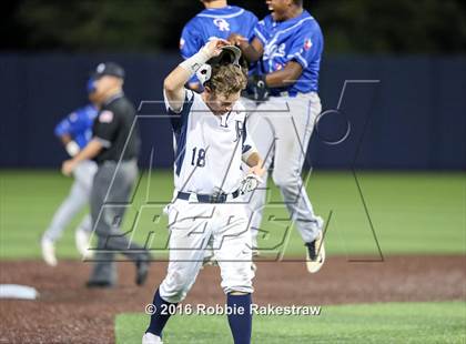 Thumbnail 3 in Oak Ridge vs. Dallas Jesuit (UIL 6A Regional Semifinal) photogallery.