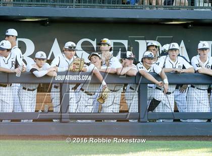 Thumbnail 2 in Oak Ridge vs. Dallas Jesuit (UIL 6A Regional Semifinal) photogallery.