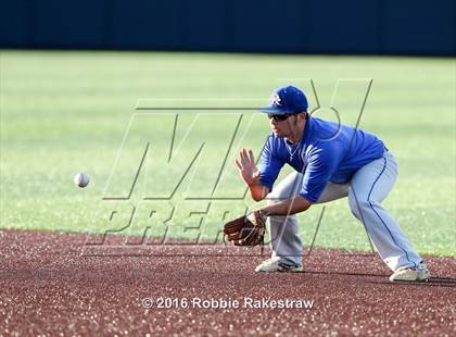 Thumbnail 3 in Oak Ridge vs. Dallas Jesuit (UIL 6A Regional Semifinal) photogallery.