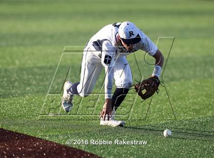 Thumbnail 2 in Oak Ridge vs. Dallas Jesuit (UIL 6A Regional Semifinal) photogallery.