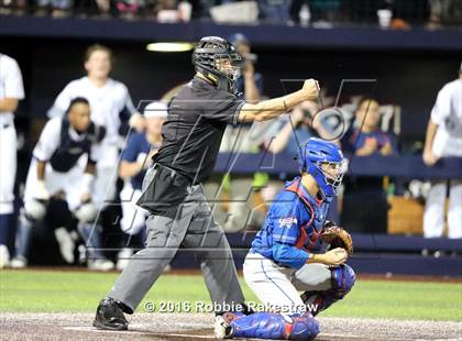 Thumbnail 1 in Oak Ridge vs. Dallas Jesuit (UIL 6A Regional Semifinal) photogallery.