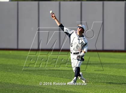 Thumbnail 3 in Oak Ridge vs. Dallas Jesuit (UIL 6A Regional Semifinal) photogallery.