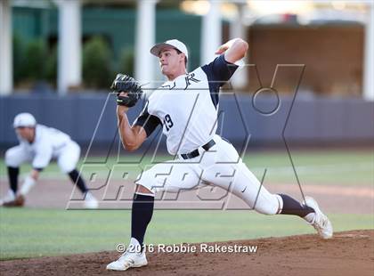 Thumbnail 2 in Oak Ridge vs. Dallas Jesuit (UIL 6A Regional Semifinal) photogallery.