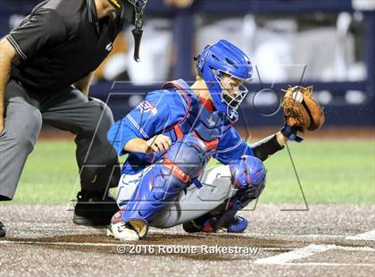 Thumbnail 2 in Oak Ridge vs. Dallas Jesuit (UIL 6A Regional Semifinal) photogallery.