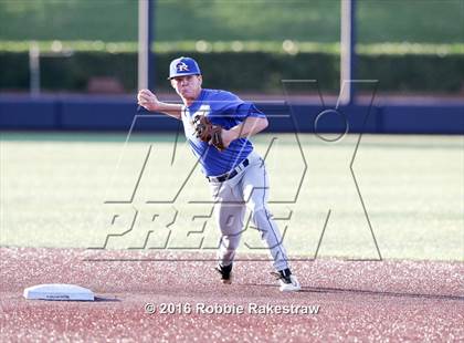 Thumbnail 1 in Oak Ridge vs. Dallas Jesuit (UIL 6A Regional Semifinal) photogallery.