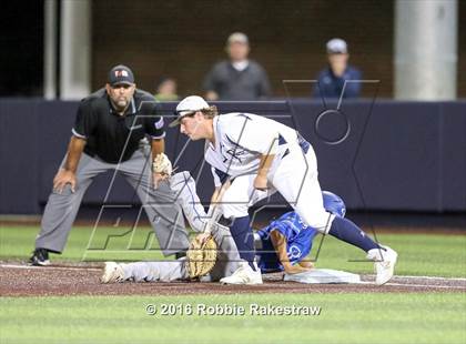Thumbnail 3 in Oak Ridge vs. Dallas Jesuit (UIL 6A Regional Semifinal) photogallery.