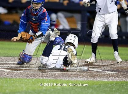 Thumbnail 2 in Oak Ridge vs. Dallas Jesuit (UIL 6A Regional Semifinal) photogallery.