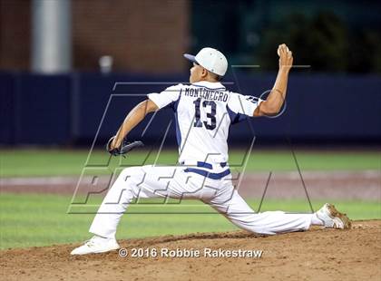 Thumbnail 3 in Oak Ridge vs. Dallas Jesuit (UIL 6A Regional Semifinal) photogallery.