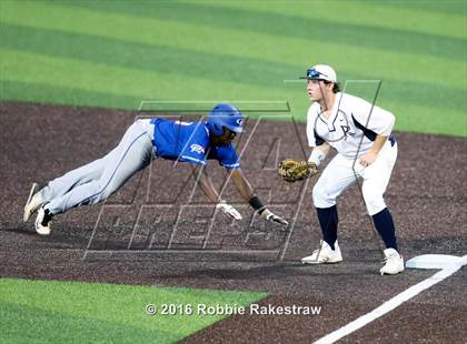 Thumbnail 1 in Oak Ridge vs. Dallas Jesuit (UIL 6A Regional Semifinal) photogallery.