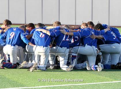 Thumbnail 1 in Oak Ridge vs. Dallas Jesuit (UIL 6A Regional Semifinal) photogallery.