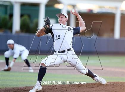 Thumbnail 1 in Oak Ridge vs. Dallas Jesuit (UIL 6A Regional Semifinal) photogallery.