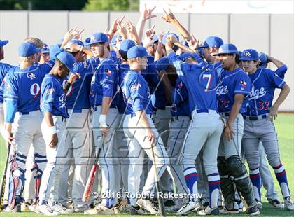 Thumbnail 2 in Oak Ridge vs. Dallas Jesuit (UIL 6A Regional Semifinal) photogallery.