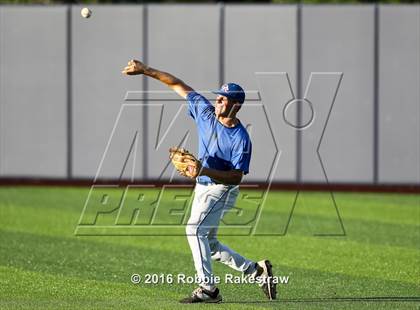 Thumbnail 2 in Oak Ridge vs. Dallas Jesuit (UIL 6A Regional Semifinal) photogallery.