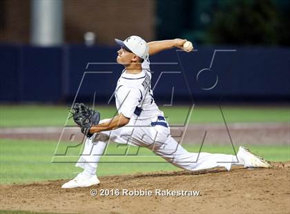 Thumbnail 1 in Oak Ridge vs. Dallas Jesuit (UIL 6A Regional Semifinal) photogallery.