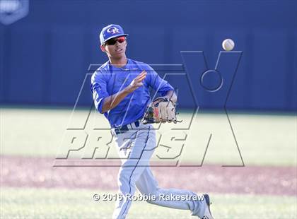 Thumbnail 3 in Oak Ridge vs. Dallas Jesuit (UIL 6A Regional Semifinal) photogallery.