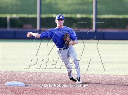 Thumbnail 2 in Oak Ridge vs. Dallas Jesuit (UIL 6A Regional Semifinal) photogallery.