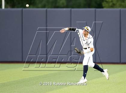 Thumbnail 1 in Oak Ridge vs. Dallas Jesuit (UIL 6A Regional Semifinal) photogallery.