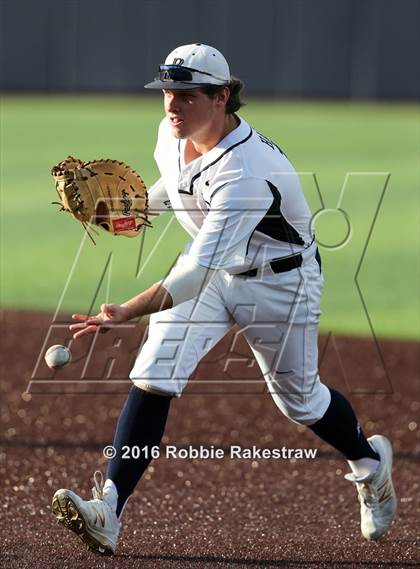 Thumbnail 3 in Oak Ridge vs. Dallas Jesuit (UIL 6A Regional Semifinal) photogallery.