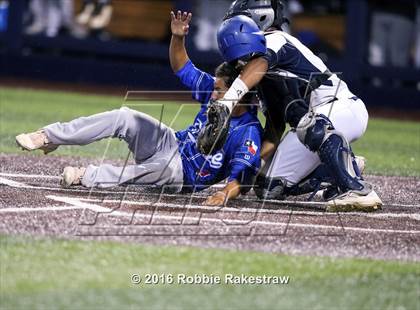 Thumbnail 3 in Oak Ridge vs. Dallas Jesuit (UIL 6A Regional Semifinal) photogallery.