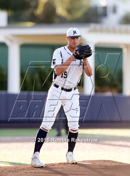 Thumbnail 2 in Oak Ridge vs. Dallas Jesuit (UIL 6A Regional Semifinal) photogallery.