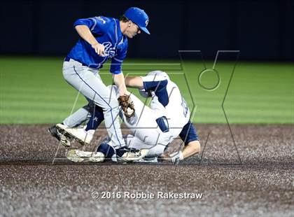 Thumbnail 3 in Oak Ridge vs. Dallas Jesuit (UIL 6A Regional Semifinal) photogallery.