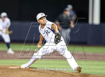 Thumbnail 3 in Oak Ridge vs. Dallas Jesuit (UIL 6A Regional Semifinal) photogallery.