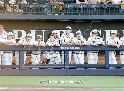 Thumbnail 1 in Oak Ridge vs. Dallas Jesuit (UIL 6A Regional Semifinal) photogallery.