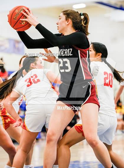 Thumbnail 1 in Mills vs. Santa Cruz photogallery.