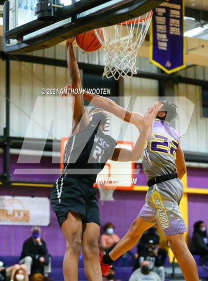 Thumbnail 2 in Winston-Salem Christian vs Word of God Christian Academy (Capital City New Years Showcase) photogallery.