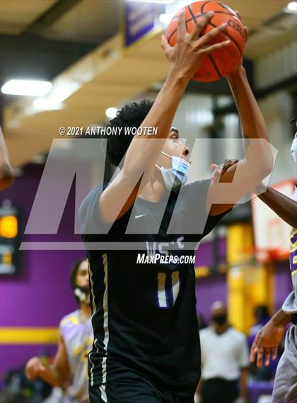 Thumbnail 3 in Winston-Salem Christian vs Word of God Christian Academy (Capital City New Years Showcase) photogallery.