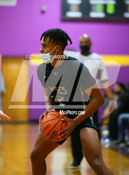 Thumbnail 2 in Winston-Salem Christian vs Word of God Christian Academy (Capital City New Years Showcase) photogallery.