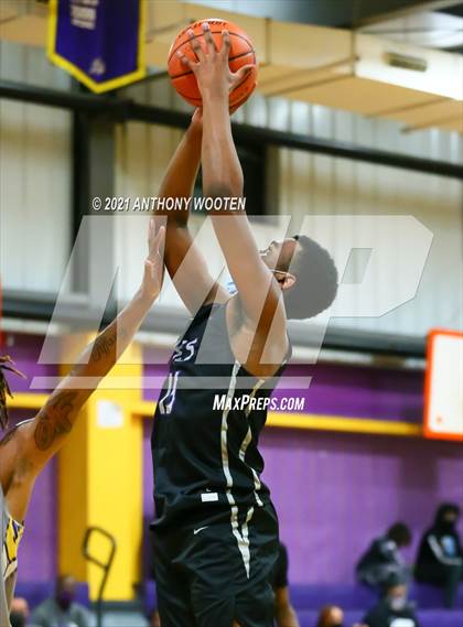 Thumbnail 1 in Winston-Salem Christian vs Word of God Christian Academy (Capital City New Years Showcase) photogallery.