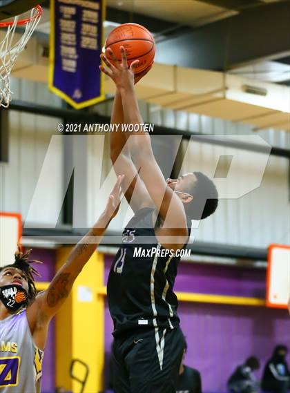 Thumbnail 2 in Winston-Salem Christian vs Word of God Christian Academy (Capital City New Years Showcase) photogallery.