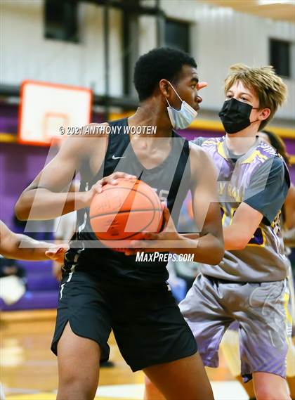Thumbnail 2 in Winston-Salem Christian vs Word of God Christian Academy (Capital City New Years Showcase) photogallery.