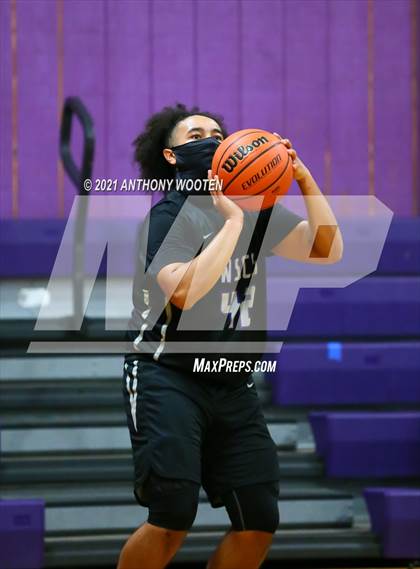 Thumbnail 2 in Winston-Salem Christian vs Word of God Christian Academy (Capital City New Years Showcase) photogallery.