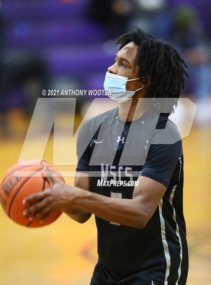 Thumbnail 3 in Winston-Salem Christian vs Word of God Christian Academy (Capital City New Years Showcase) photogallery.