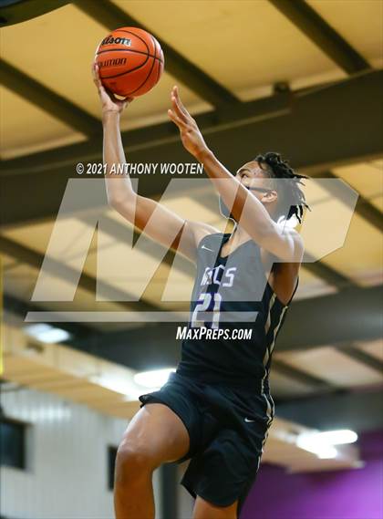 Thumbnail 3 in Winston-Salem Christian vs Word of God Christian Academy (Capital City New Years Showcase) photogallery.